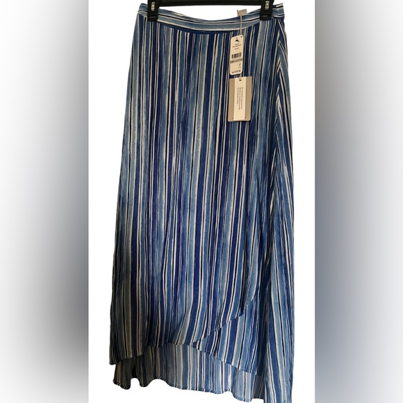 Tommy Bahama Dresses & Skirts - NWT Tommy Bahama asymmetrical skirt